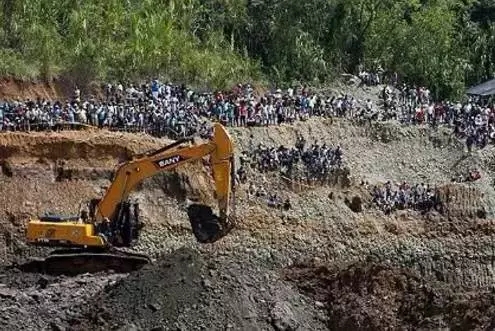 2014年4月30日的哥伦比亚西南部金矿塌方事故救援.webp.jpg