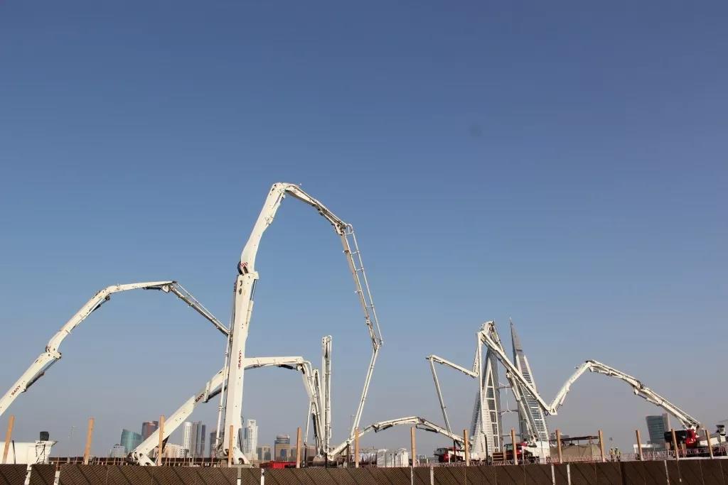 世界泵王扬威波斯湾！巴林新地标7700m³地基浇筑一次完成